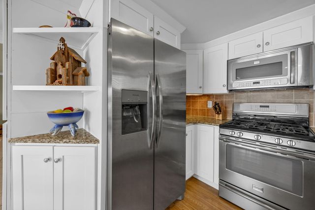 100 Lakeview Boulevard, Plymouth, MA 02360