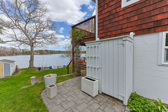 100 Lakeview Boulevard, Plymouth, MA 02360