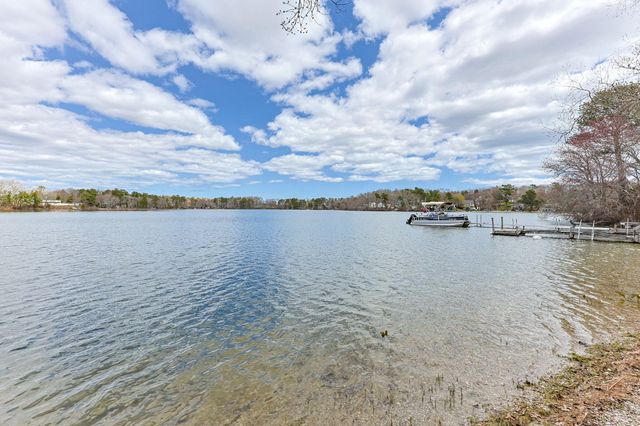 100 Lakeview Boulevard, Plymouth, MA 02360