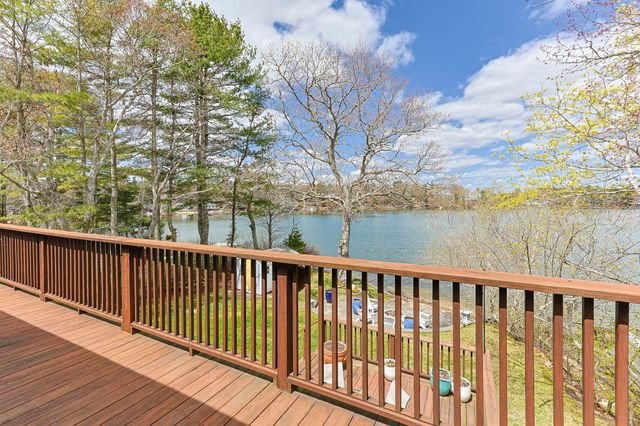 100 Lakeview Boulevard, Plymouth, MA 02360