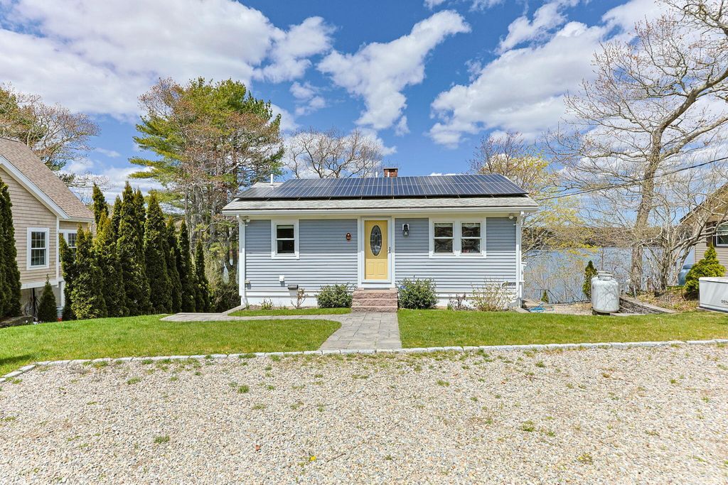 100 Lakeview Boulevard, Plymouth, MA 02360