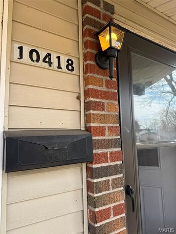 10418 Castle Drive, St Louis, MO 63136