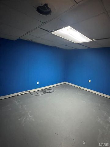 10418 Castle Drive, St Louis, MO 63136