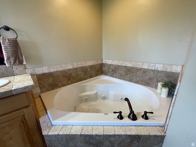 2054 COTTAGE LN, Garden City, UT 84028