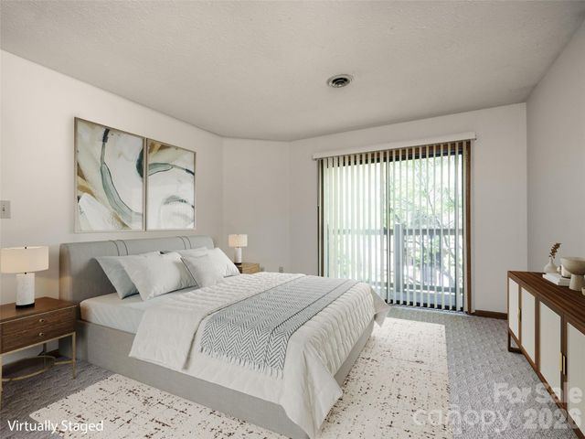 38 Ravencroft Lane E, Asheville, NC 28803