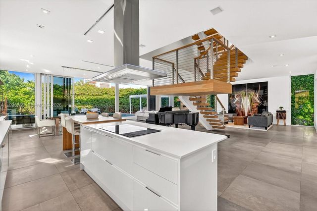 201 Palm Ave, Miami Beach, FL 33139