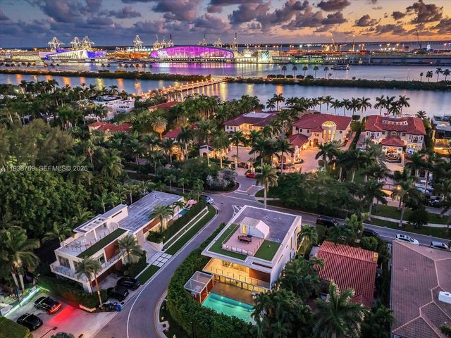 201 Palm Ave, Miami Beach, FL 33139