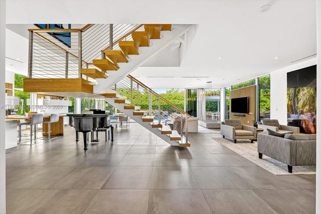 201 Palm Ave, Miami Beach, FL 33139