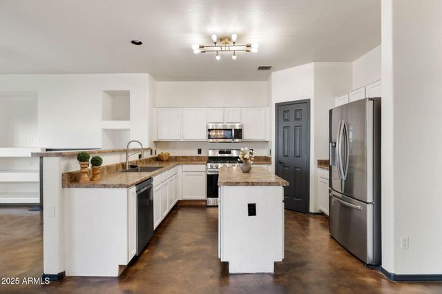 12722 E Viento Street, Dewey, AZ 86327