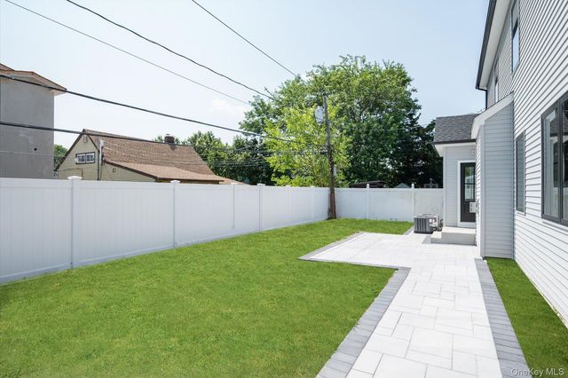 11 Forest Lane, Westbury, NY 11590