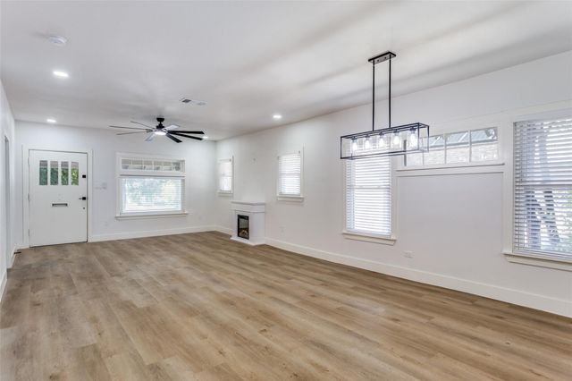 2101 Fairmount Avenue, Fort Worth, TX 76110