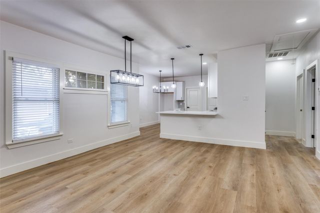 2101 Fairmount Avenue, Fort Worth, TX 76110
