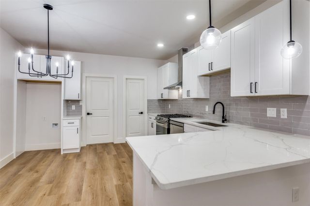 2101 Fairmount Avenue, Fort Worth, TX 76110