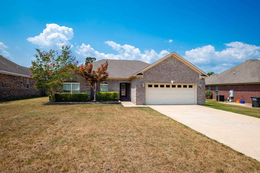 1917 Reveille Circle, Jacksonville, AR 72076