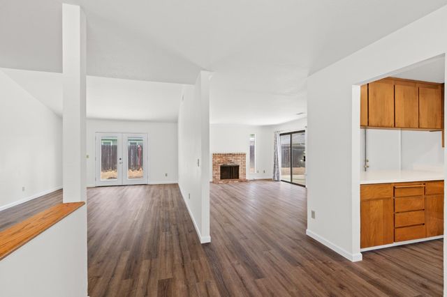 1426 Zinfandel Dr, Lodi, CA 95242