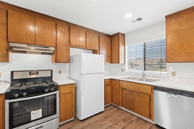 1426 Zinfandel Dr, Lodi, CA 95242
