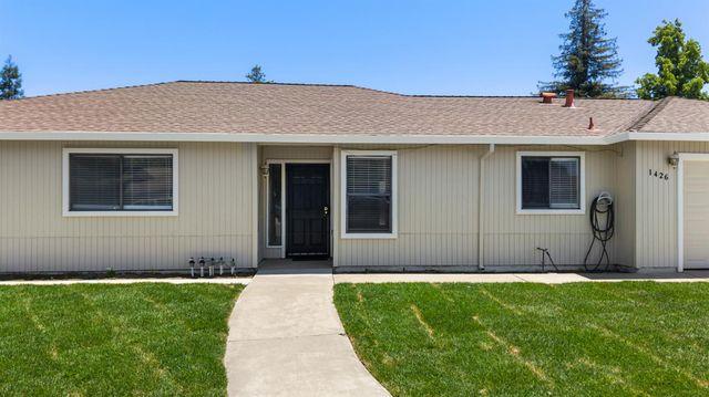1426 Zinfandel Dr, Lodi, CA 95242