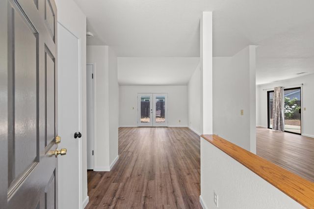 1426 Zinfandel Dr, Lodi, CA 95242