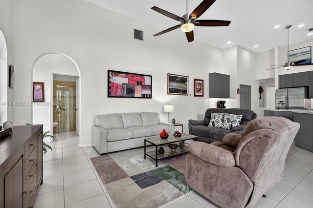 1845 NW 139th Ter, Pembroke Pines, FL 33028