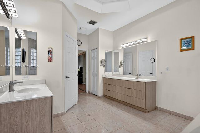 1845 NW 139th Ter, Pembroke Pines, FL 33028