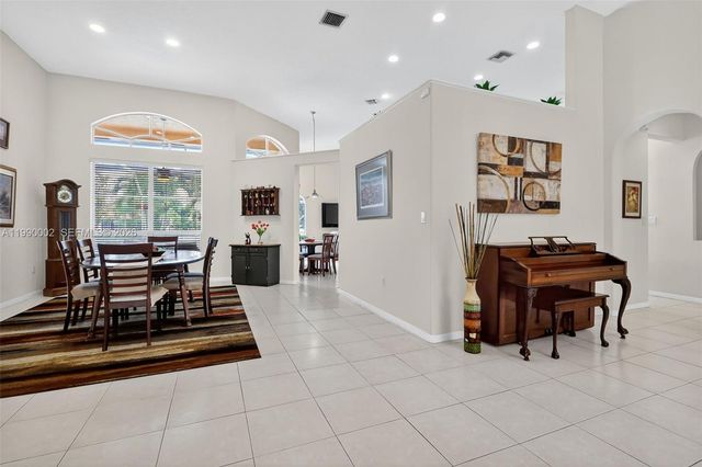 1845 NW 139th Ter, Pembroke Pines, FL 33028