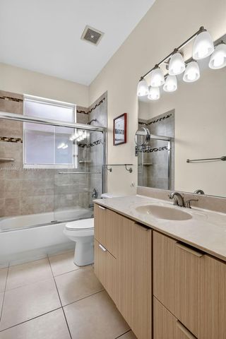 1845 NW 139th Ter, Pembroke Pines, FL 33028