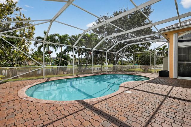 1845 NW 139th Ter, Pembroke Pines, FL 33028