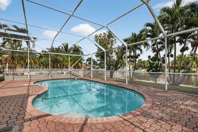 1845 NW 139th Ter, Pembroke Pines, FL 33028