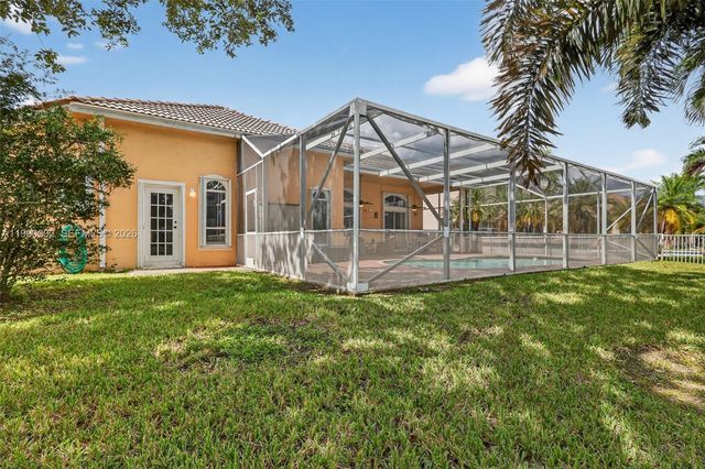 1845 NW 139th Ter, Pembroke Pines, FL 33028