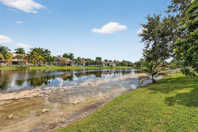 1845 NW 139th Ter, Pembroke Pines, FL 33028