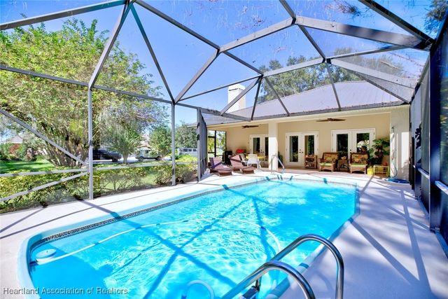 26 Meadowlake Circle S, Lake Placid, FL 33852