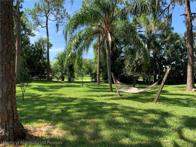 26 Meadowlake Circle S, Lake Placid, FL 33852