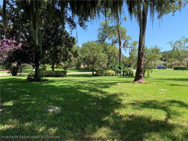 26 Meadowlake Circle S, Lake Placid, FL 33852