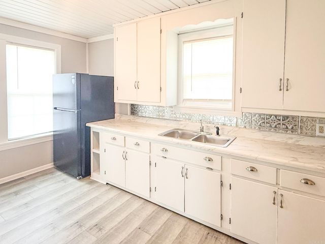 406 E Mill Street, Malvern, AR 72104