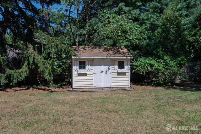 4 Donner Court, South Brunswick, NJ 08852