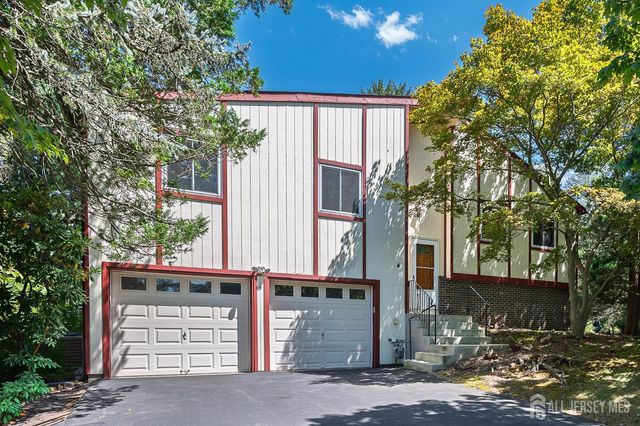 4 Donner Court, South Brunswick, NJ 08852