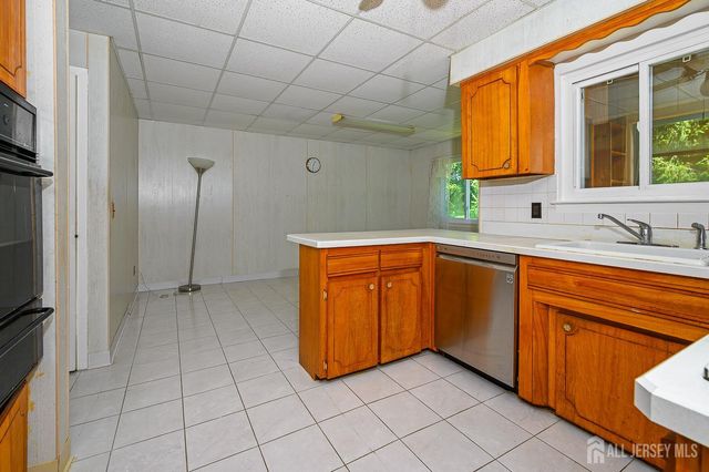 4 Donner Court, South Brunswick, NJ 08852