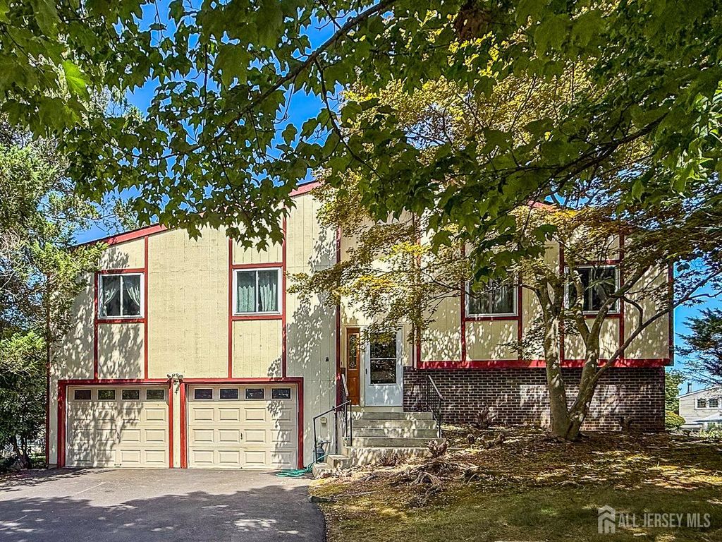4 Donner Court, South Brunswick, NJ 08852