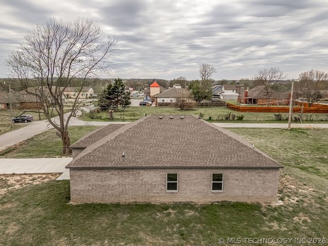 2209 E 31st Place North, Tulsa, OK 74110