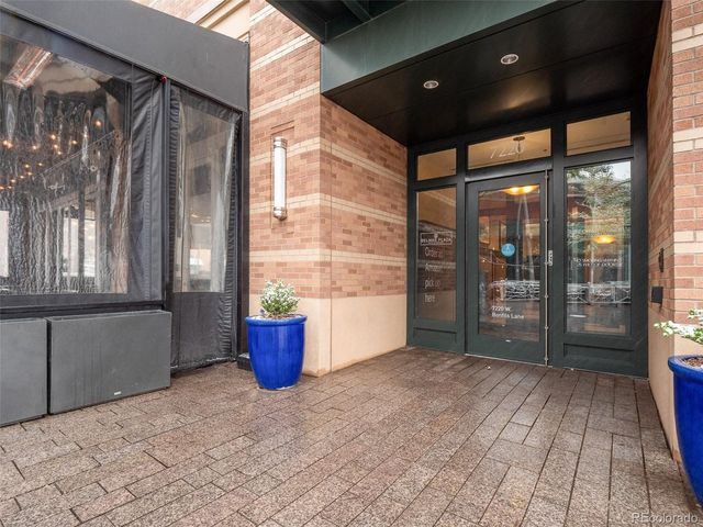 7220 W Bonfils Ln 205, Lakewood, CO 80226