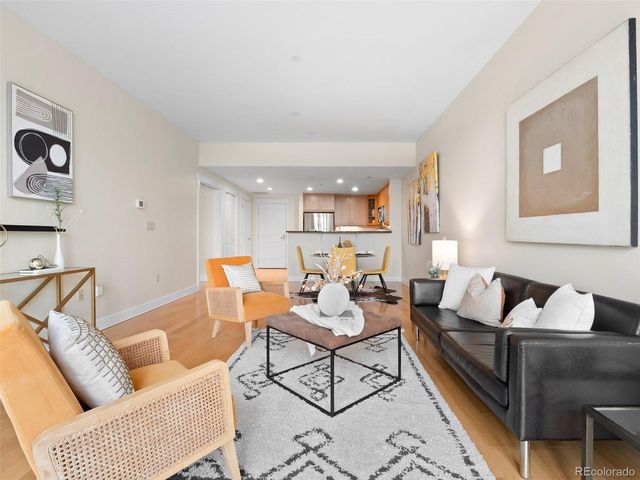 7220 W Bonfils Ln 205, Lakewood, CO 80226