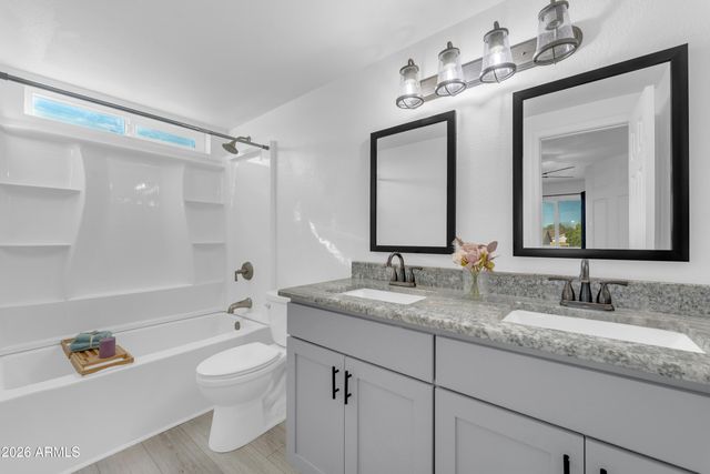 1852 N SAFFRON Circle, Mesa, AZ 85205