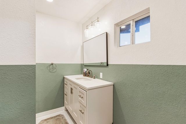 1908 Chelwood, Modesto, CA 95355