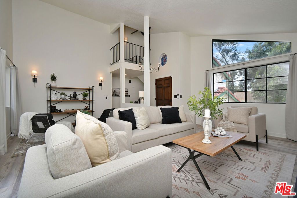 22522 Avenue San Luis, Woodland Hills, CA 91364 — exterior