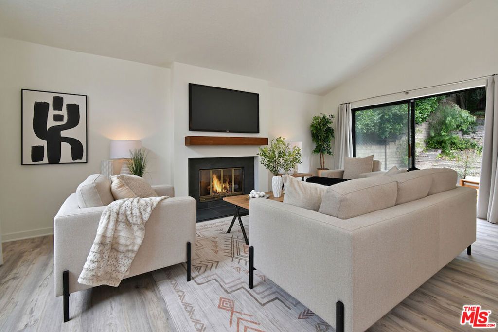 22522 Avenue San Luis, Woodland Hills, CA 91364 — photo 4