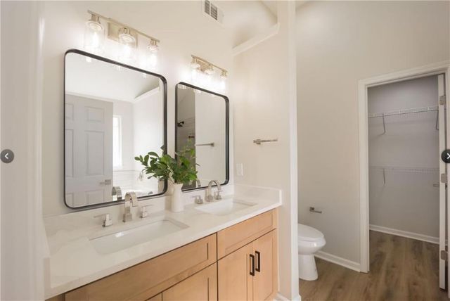 833 OAKVIEW Trace, Atlanta, GA 30349