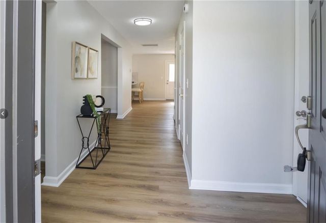 833 OAKVIEW Trace, Atlanta, GA 30349