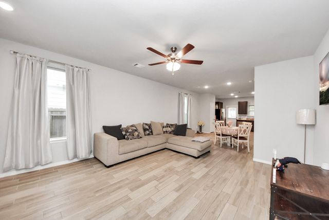 24718 Russet Bluff Trail, Houston, TX 77336