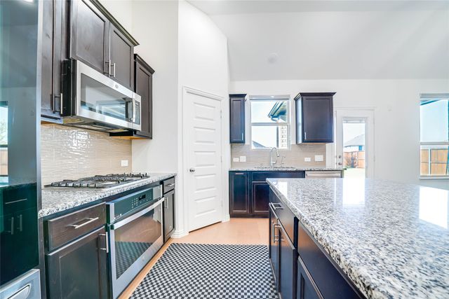 1409 Ladys Mantle Way, Celina, TX 75078