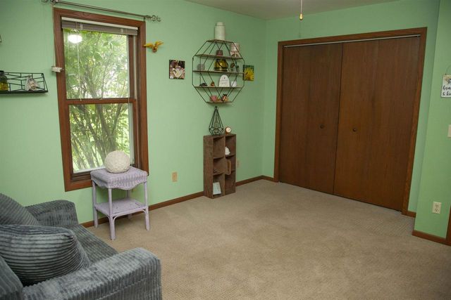 400 Oak Valley Road, Mount Horeb, WI 53572